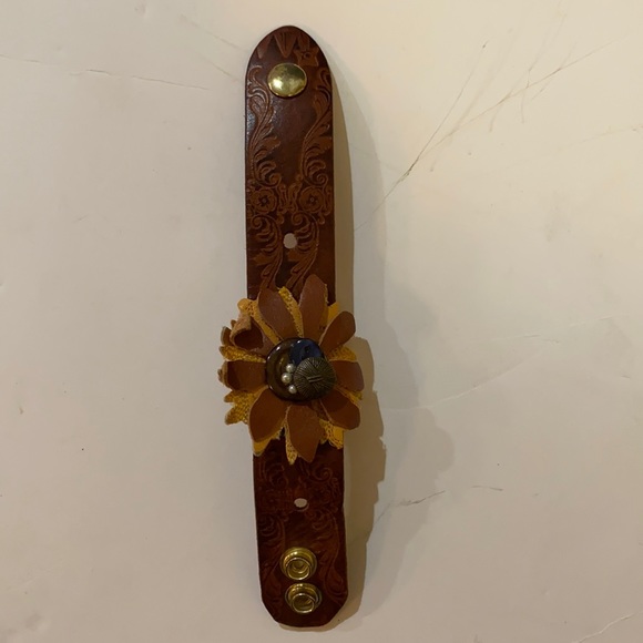 Jewelry - 4/$16 Sale Brown Leather Bracelet with Large Flower